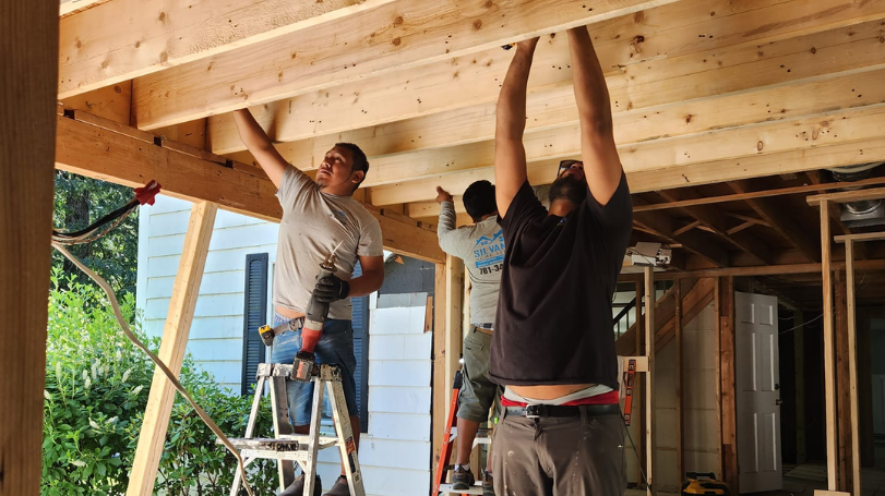 What are the Top 3 Advantages of Hiring a Licensed and Insured Home Remodeling Contractor?
